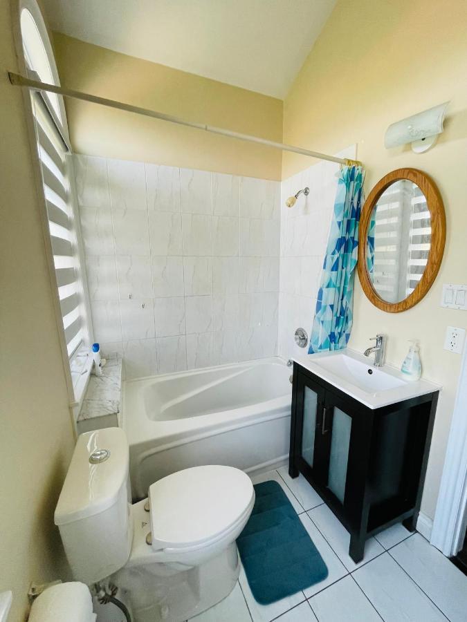 מיסיסאוגה Jazzy Home Stay מראה חיצוני תמונה
